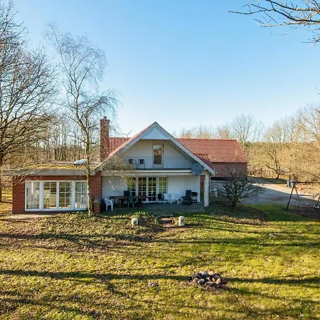 Holiday home Six-bedroom Holiday In Kibaek *