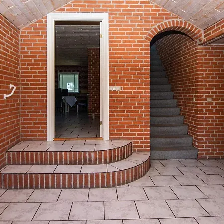 Holiday home Six-bedroom Holiday In Kibaek *